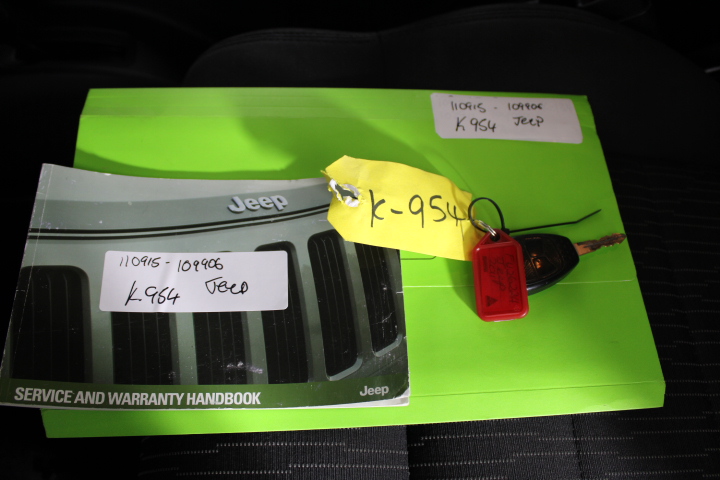 0.5ct 925 Silver Simulated Diamonds Round Pendant Necklace