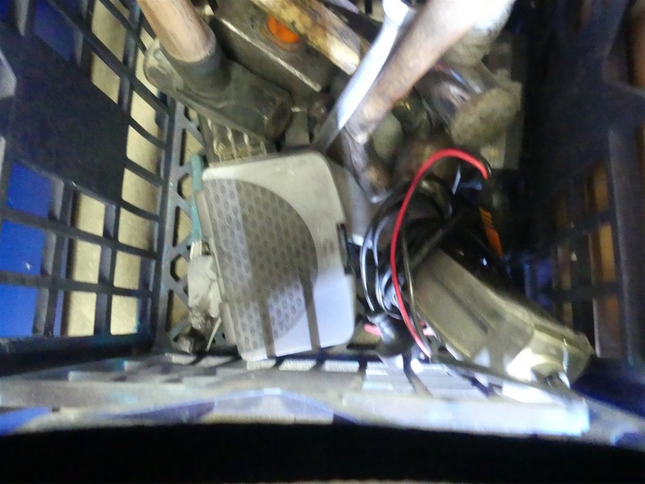 1/100 Scottdale gold bar x 2, 1g Valcumbi bar x 2 & 1g Silver Bar x 2