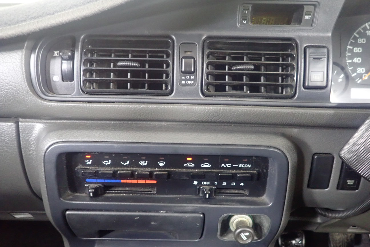 18K Gold-Filled Cuban Chain Bracelet with Simulated Diamonds - 17.8cm