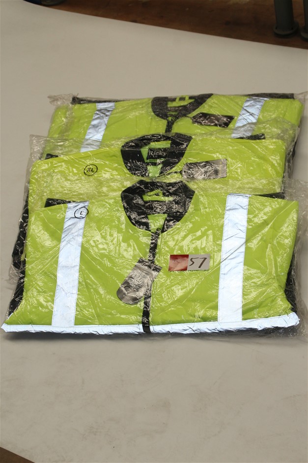 ADVENT Women's Shorts, Size M, 100% Lyocell, Mid Blue.  Buyers Note - Disco