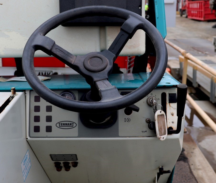 201.6L Two Sliding Door Bar Cooler