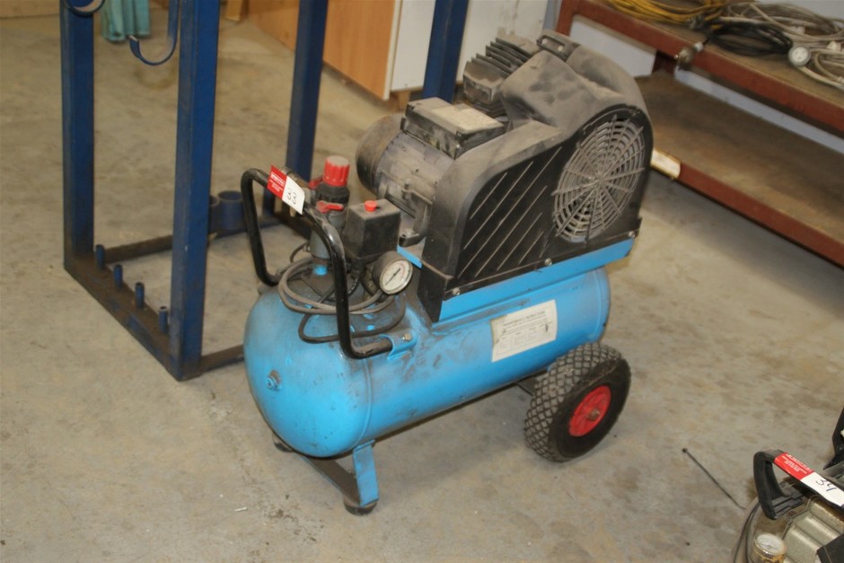 2012- 1 Ounce "Year Of The Dragon" Coin Finished 999 Fine Silver in Capsule