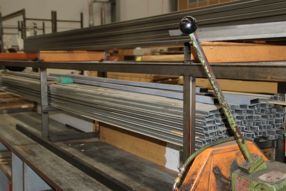 One Kilo of Australia KGV/King George VI/Queen Elizabeth Mix Date