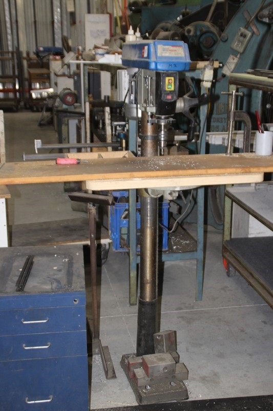 NED KELLY UNIQUE BOXED SET OF 1 GOLD INGOT & PISTOL - FINISHED IN 24K GOLD