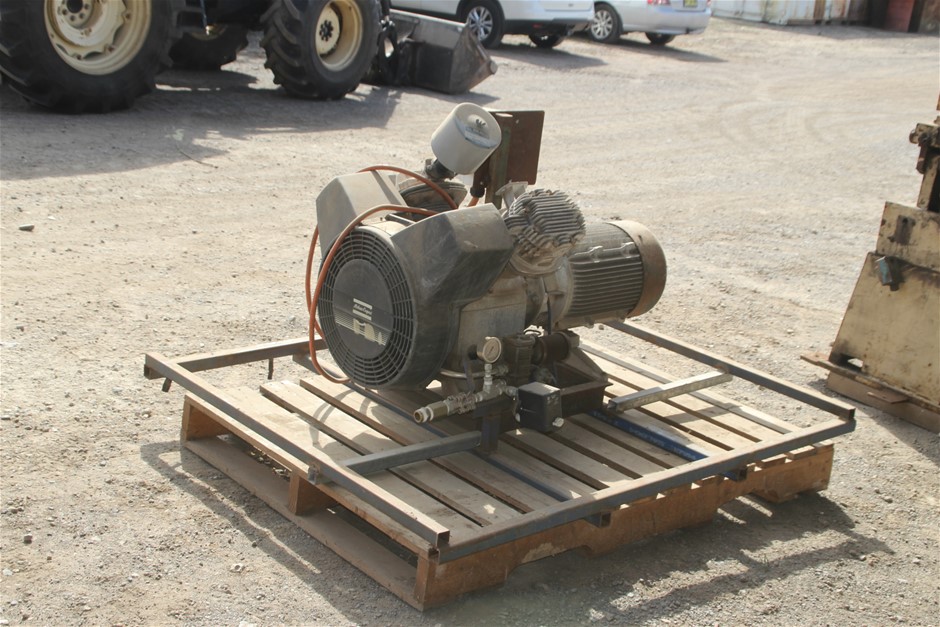 Seppelt Para Liqueur Port No.101/102 Old Liqueur Port (1x 738mL + 1x 750mL)