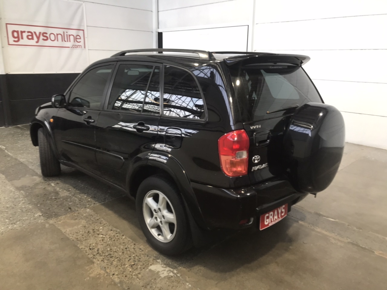 Designer Filigree Locket Necklace in Silver