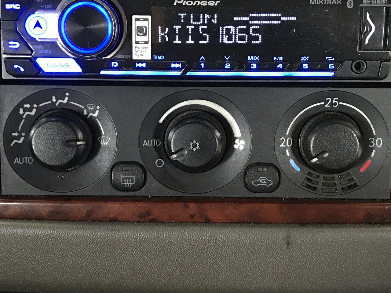 Stay-On Eyeliner Black