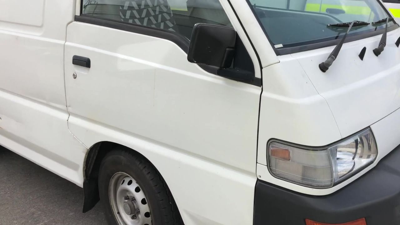 De Bortoli `Sacred Hill` Sparkling Brut NV (6x 750mL), Riverina, NSW.