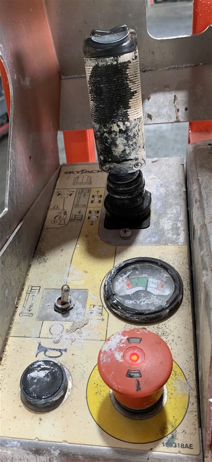 Divici Prosecco Organic NV (6 x 750mL), Italy.