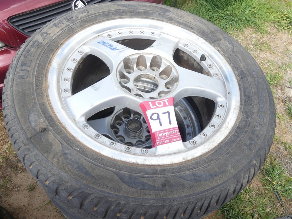 Stunning Rhodium Plated Champagne Crown Heart Ring - US Size 7