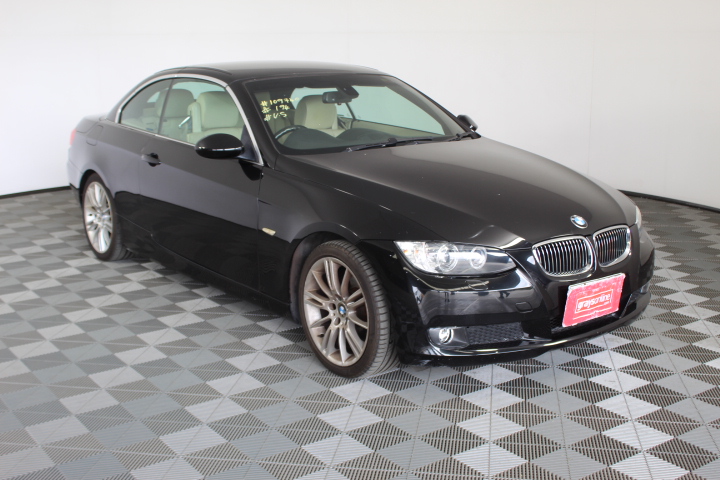 Stainless Steel Hexagon Necklace in Gold