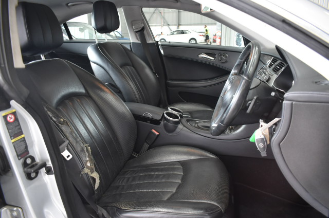 DYSON Airstrait Straightener, Jasper Plum, Model 599061-01.