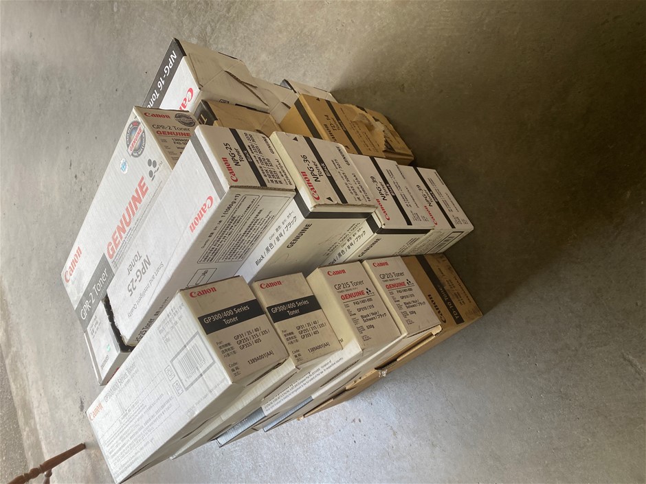 SHARK StainStriker Portable Carpet Extractor PX200ANZ.