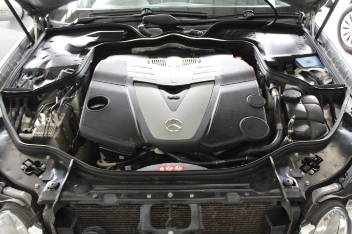 ZINUS Kai Bamboo and Metal Platform Bed Frame with Headboard/No Box Spring