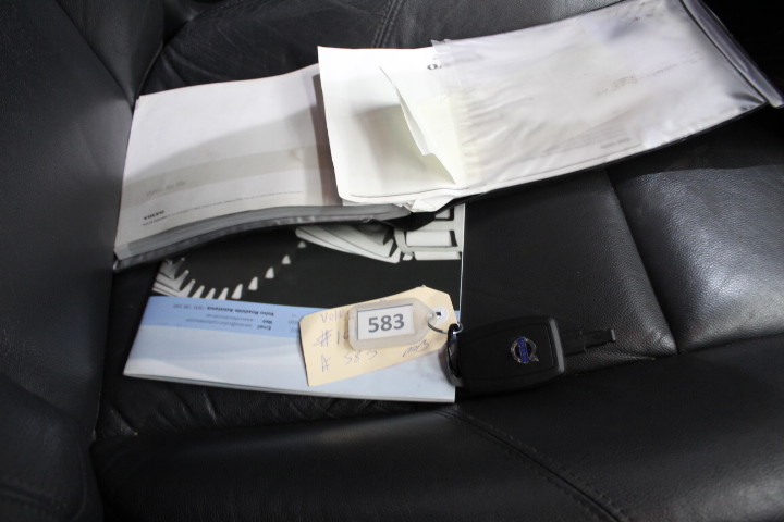 MIKASA 20pc Ciara Bone China Dinnerware Set. NB: Not in original packaging.