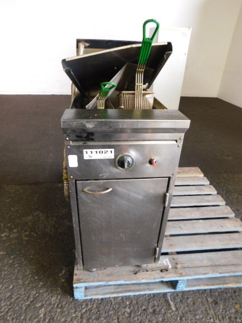 Nuna TRVL lx Stroller | Compact & Luxe. Caviar