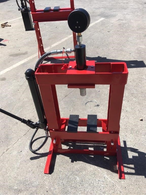 Dr. Martens Bonny Chukka Boot, Black Extra Tough Poly+rubbery, 6