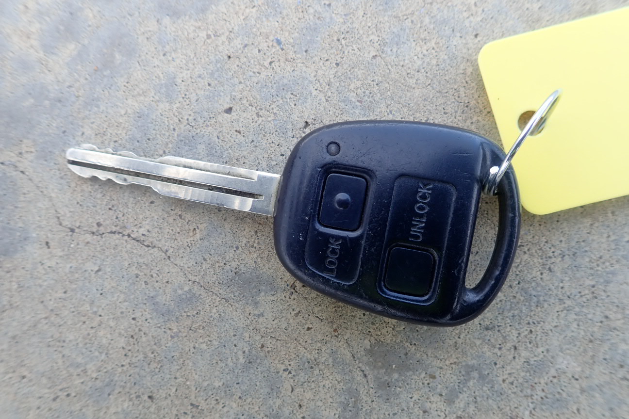 9K YELLOW GOLD 0.08CT HI I1 DIAMOND TOPAZ NECKLACE 40-50cm