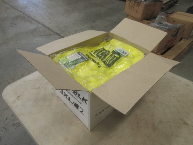 9K Yellow Gold 0.03ct HI I1 DIAMOND BRACELETUE TOPAZ RING