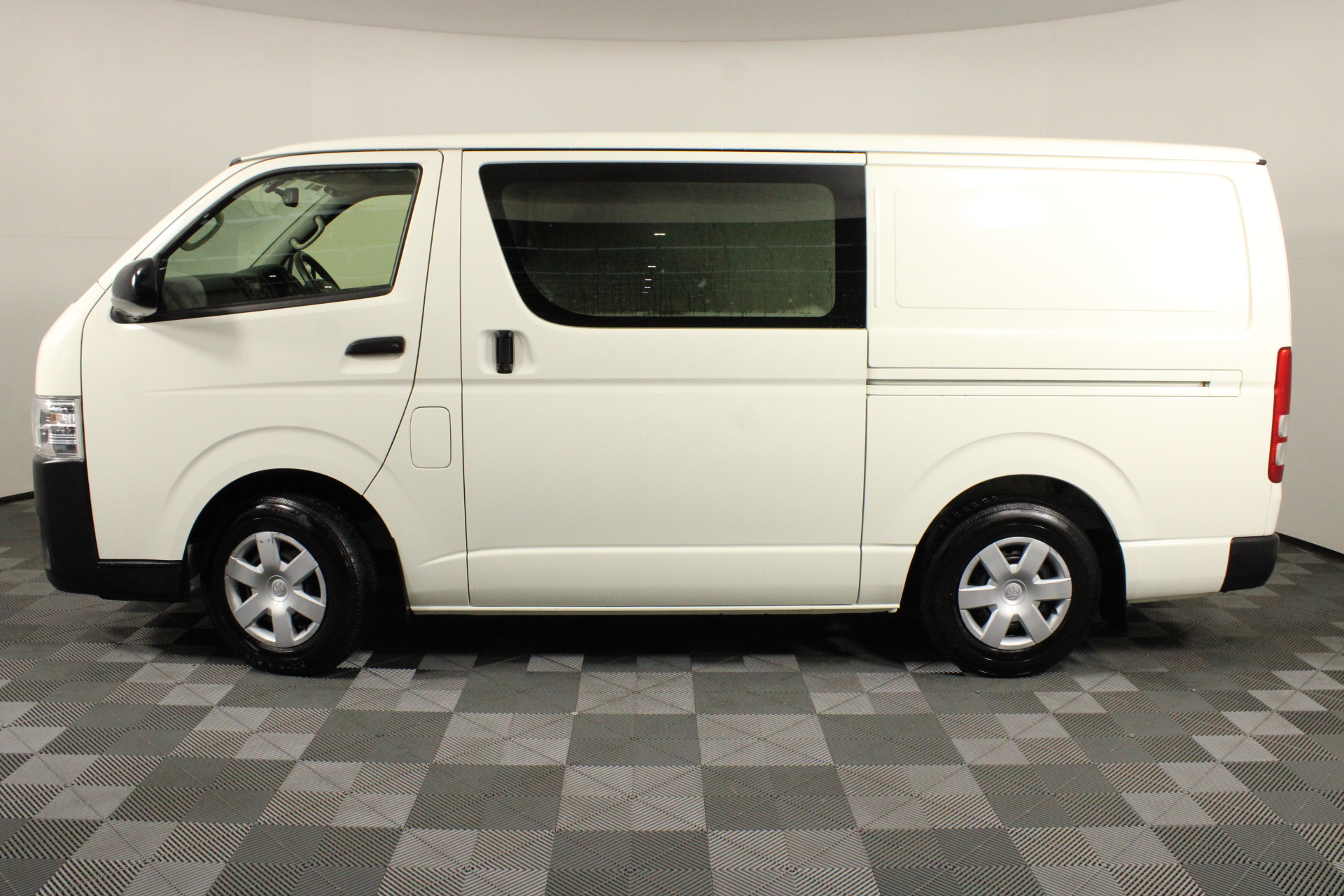 9K Yellow Gold MALACHITE PETAL RING