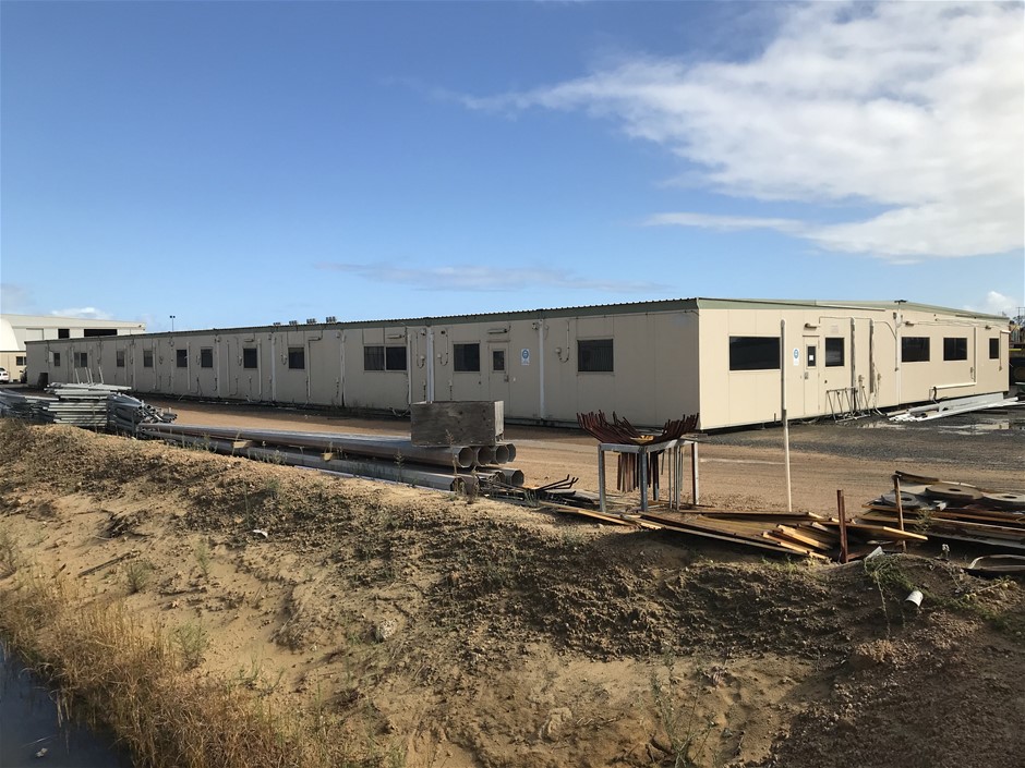 2 x Bundle Assortment of REVLON; Incl: 'One-Step Volumiser Plus 2.0' & 1 x