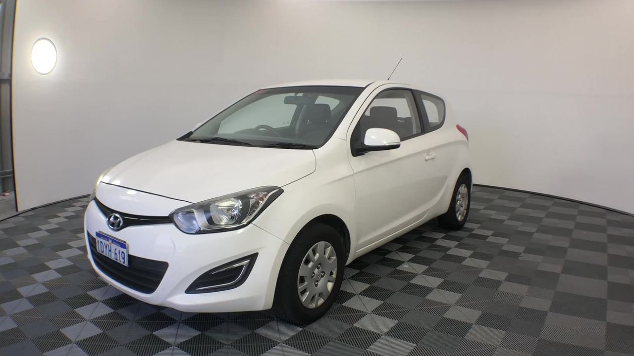 Brokenwood Cricket Pitch Red Cab Blend (6x 750mL).