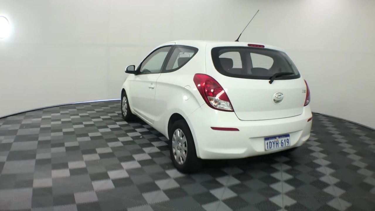 By The Vineyard Mixed Pack Pinot Grigio & Chardonnay (12x 750mL). SEA.