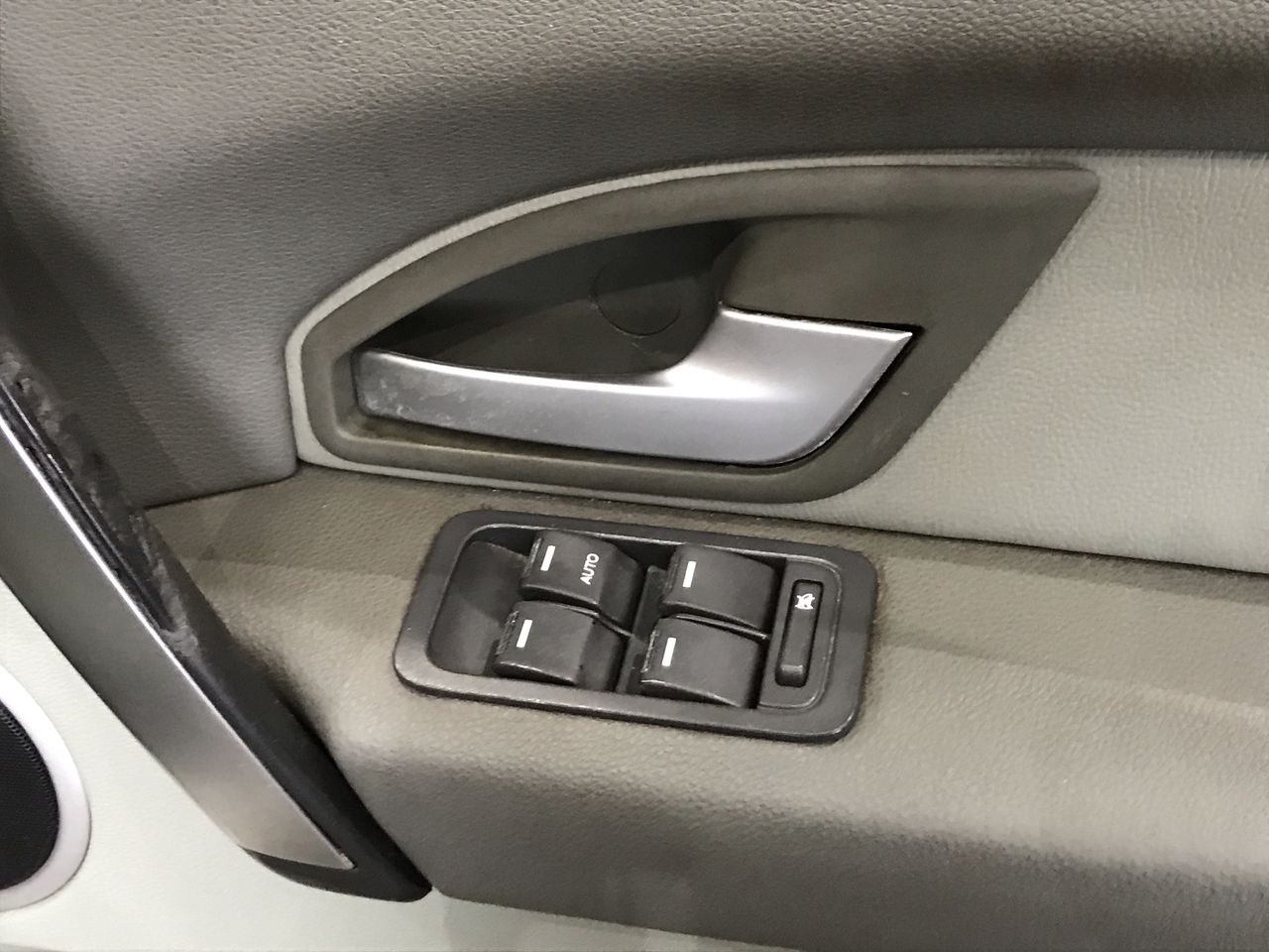 BELKIN BoostUP Wireless Charging Pad 10W, White. NB: Minor Use, Not In Orig