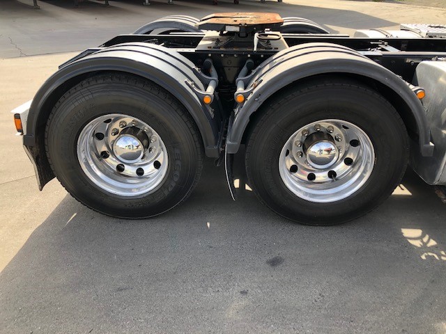 Little Giant Pinot Noir (6x 750mL).