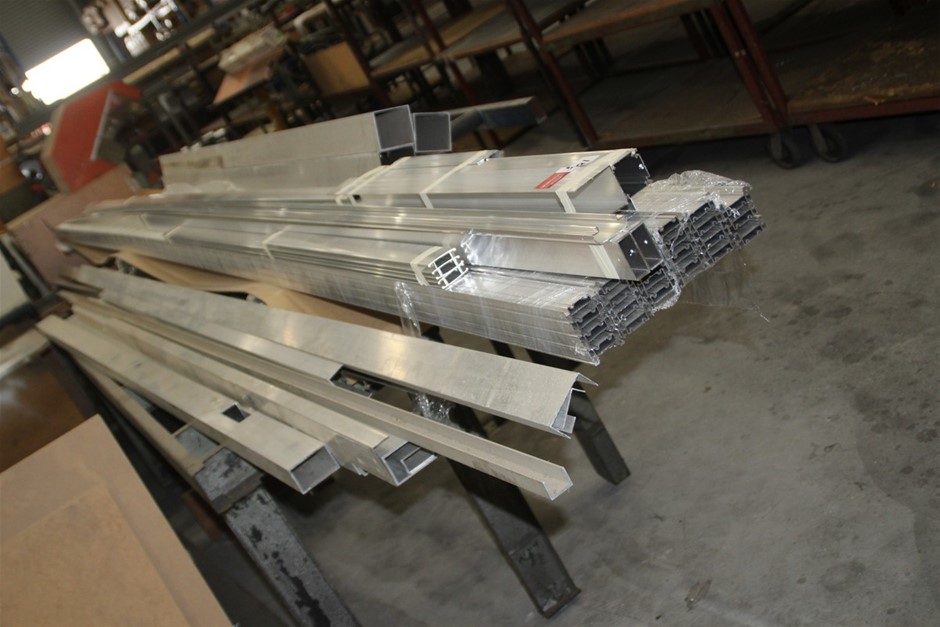 2 Monkeys Semillon Sauvignon Blanc 2025 (12x 750mL) SEA