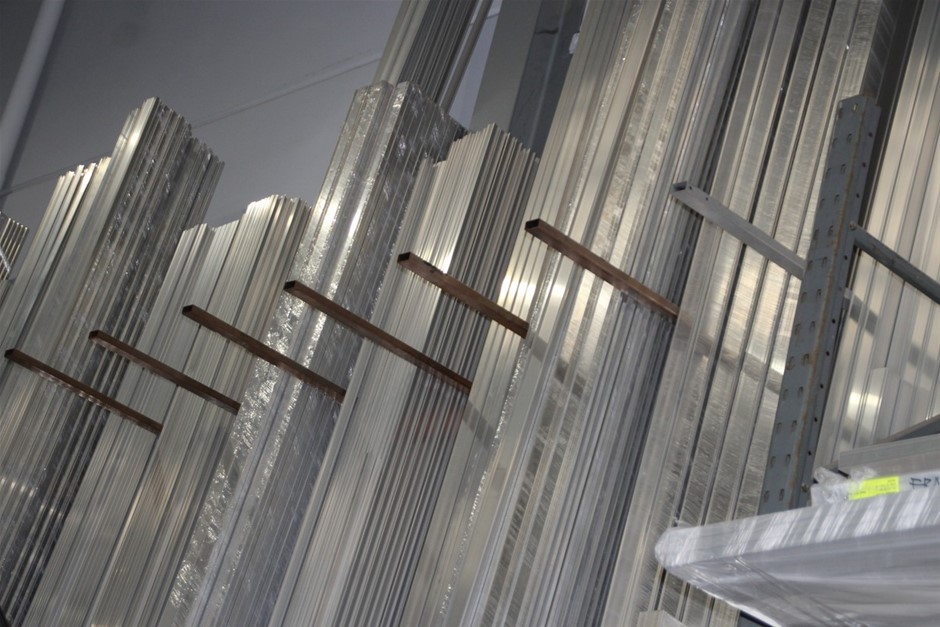 2.65 Carat White/off white diamond various bulk