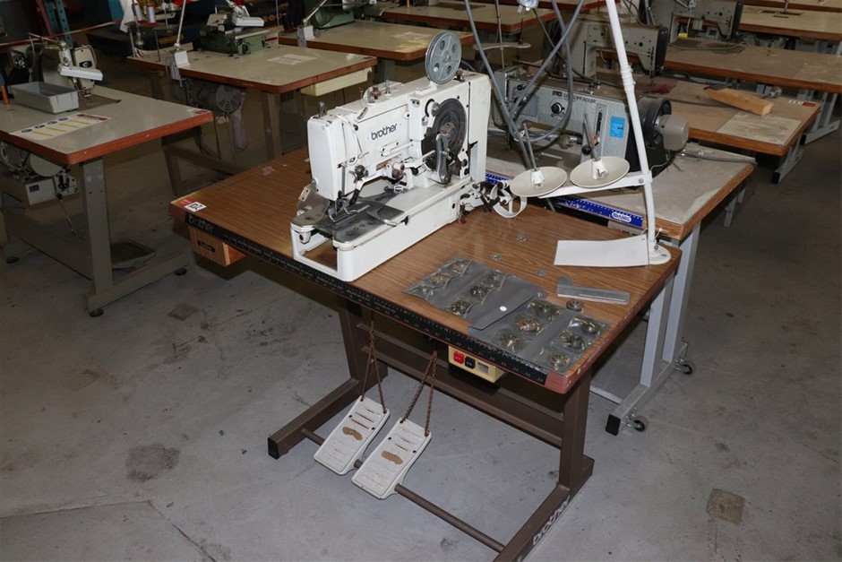 BONDS 2 Pairs Men's Logo Light No Show Socks, Black, Size 11-14/ Large