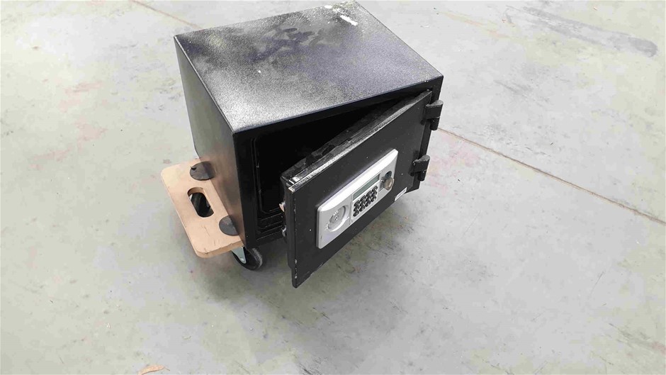 PANASONIC Microwave Oven, Stainless Steel/ Black Body/ Smoked Glass, 32 Lit