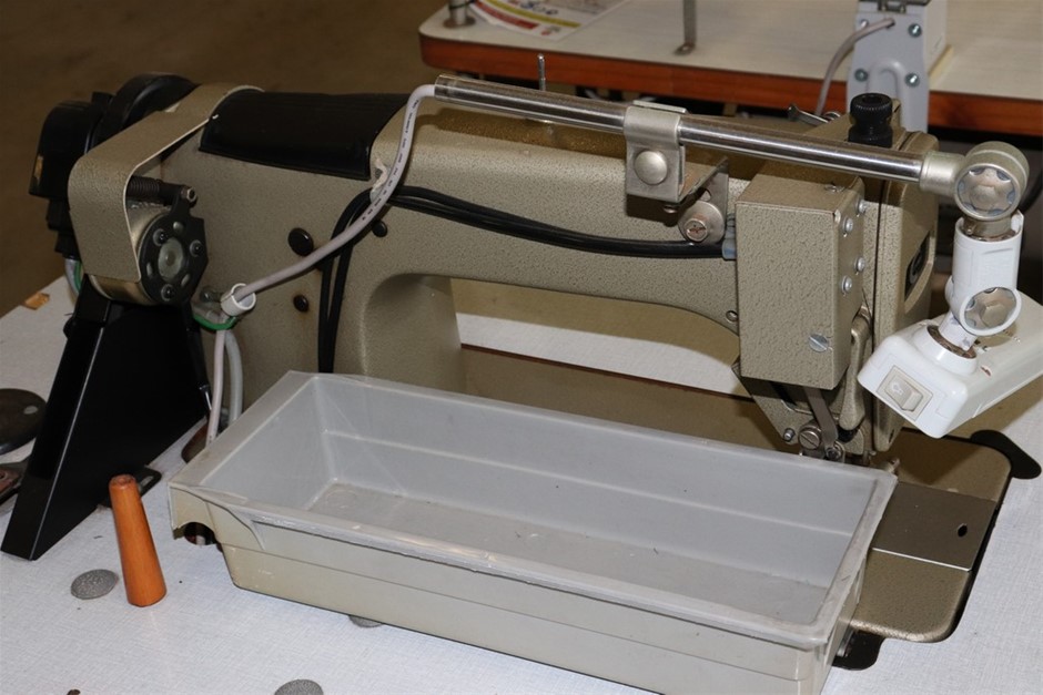 COOPER & CO. A3 DIY Kids Art Frame, Black.