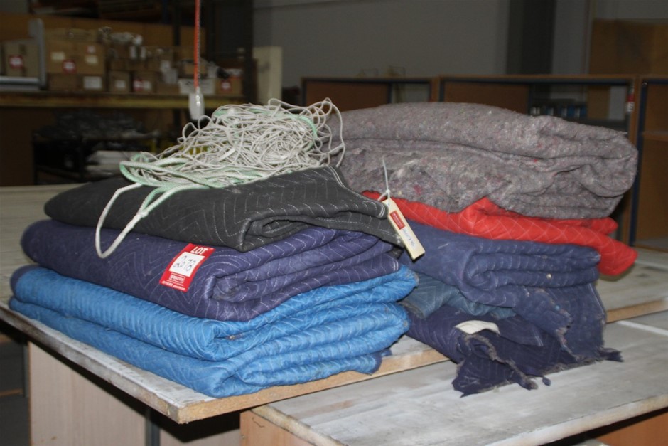 DeWALT 12V-18V Multi-Voltage Battery Charger. NB: Not in Original Box.