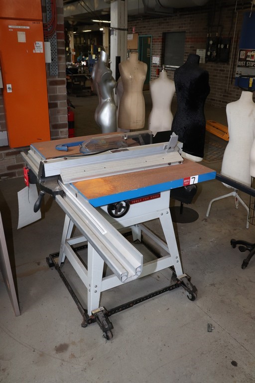 DeWALT 18V 5.0Ah XR Li-Ion Cordless Slide Battery. NB: Not in Original Box.