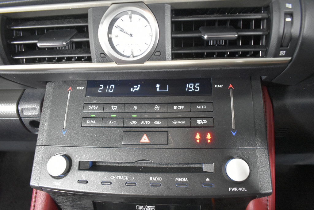 DeWALT 18V XR Li-ion Cordless Brushless 2-Speed Hammer Drill Driver, Skin O