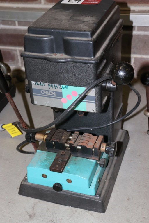 DeWALT 16M Pocket Laser Distance Measurer.