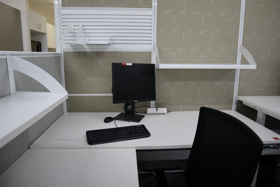 DeWALT 18V Li-Ion XR Cordless Brushless Compact Chainsaw, Skin Only. NB: No