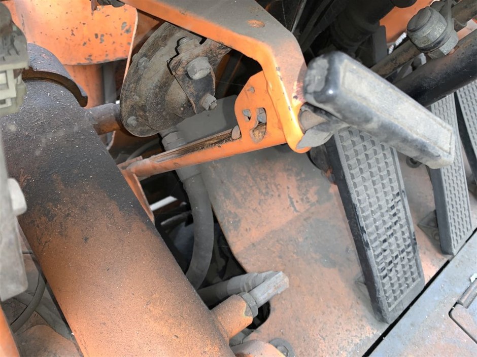 DeWALT 18V XR Li-ion Cordless Brushless Split Shaft Line Trimmer - Skin Onl