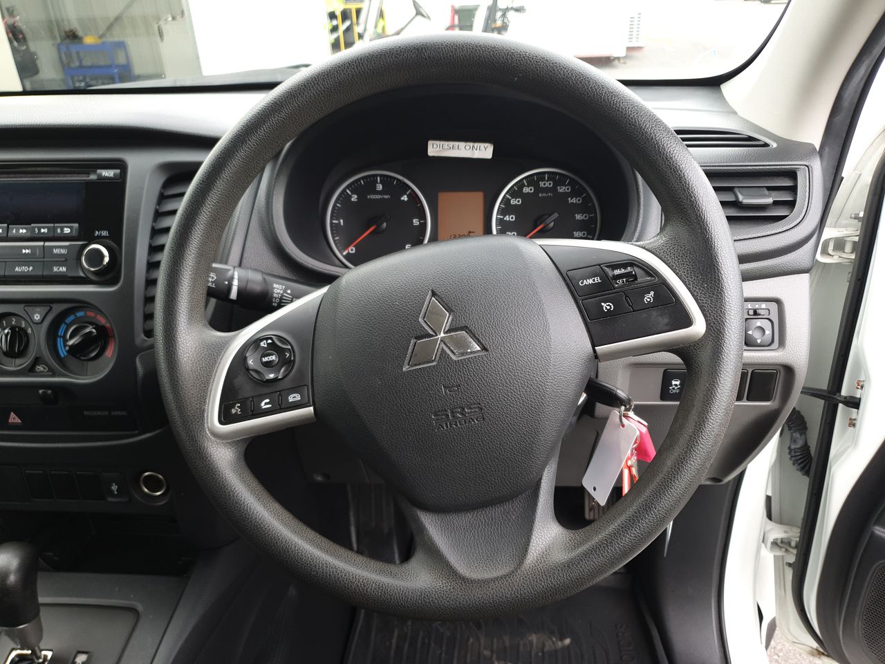 Duchesse De Paris Brut Blanc De Blancs NV (6x 750mL), France.