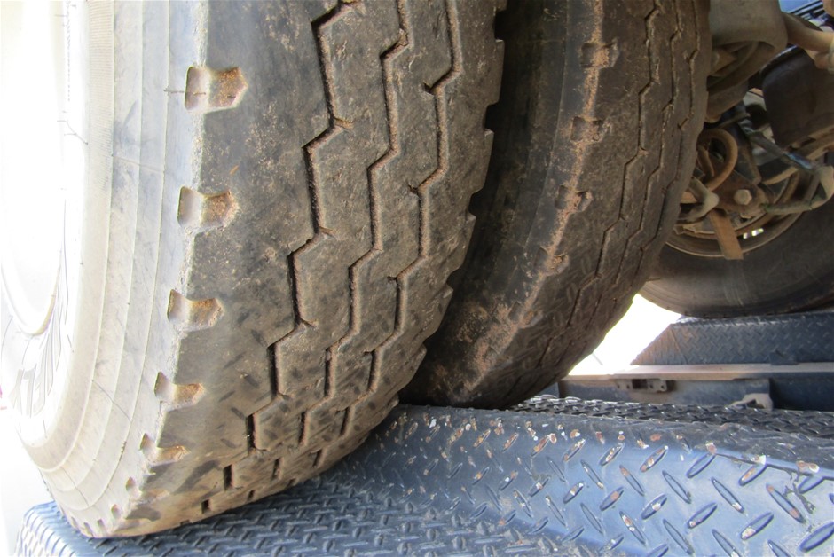 By The Vineyard Mixed Pack Pinot Grigio & Cab Merlot (12x 750mL). SEA.