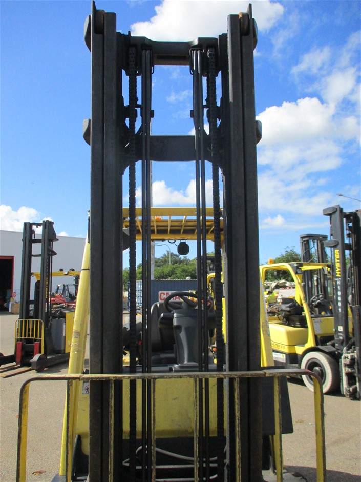 10.25 carat green emerald rough south america mines