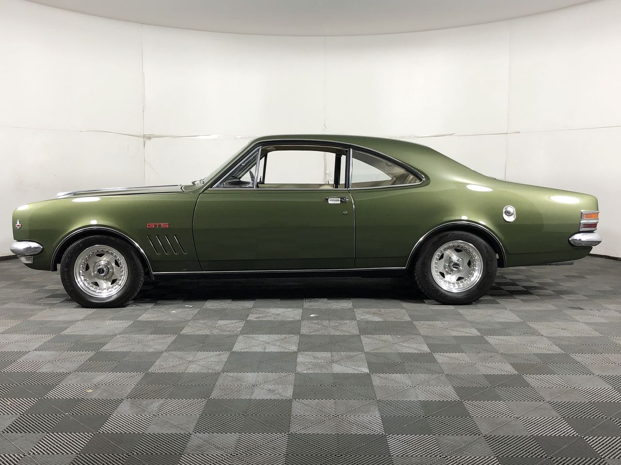 Vintage Enameled Easter Egg Diamante Jewelry Organizer Trinket Box Décor