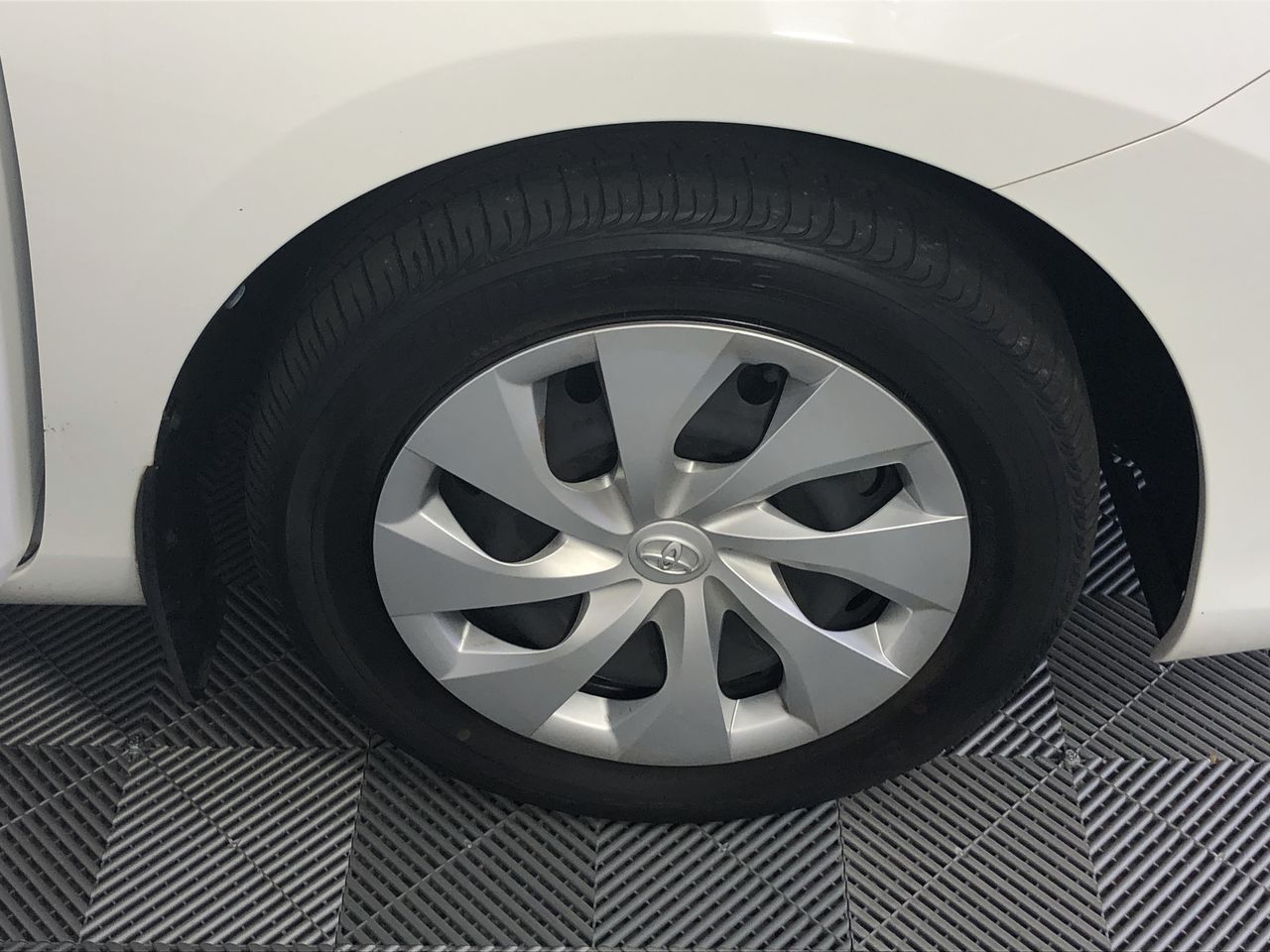 Vial full of Gold Leaf/Flake