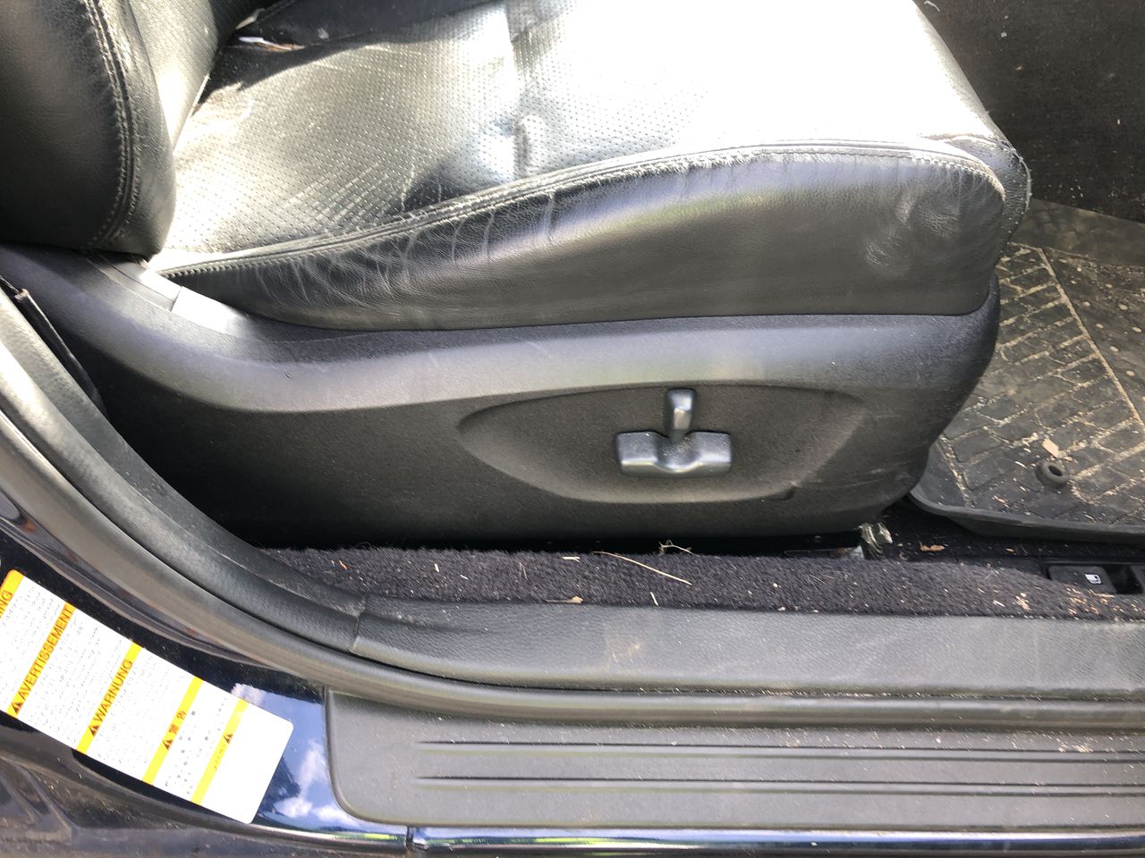 SHARK Steam And Scrub Mop, Model S7001ANZ. NB: Minor Use, Not in box.