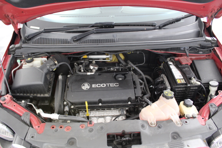 IOGEAR KeyMander 2 Keyboard/Mouse Adapter Plus Controller Crossover- GE1337