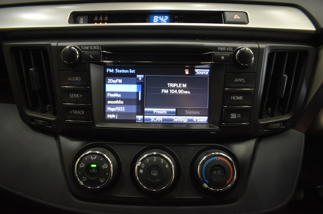 1.64 Carats Light Yellow Fire Opal