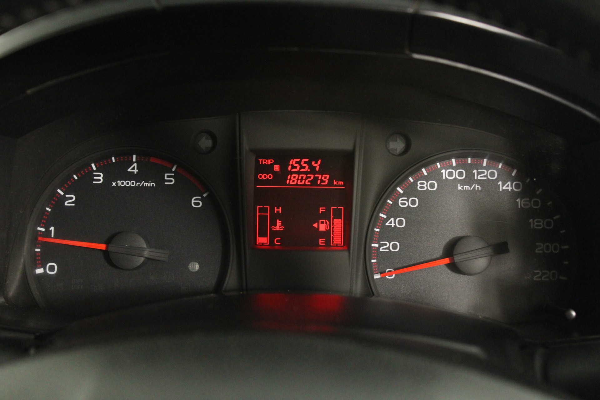 Quantity of 100 1650mm Star Pickets(Unused)