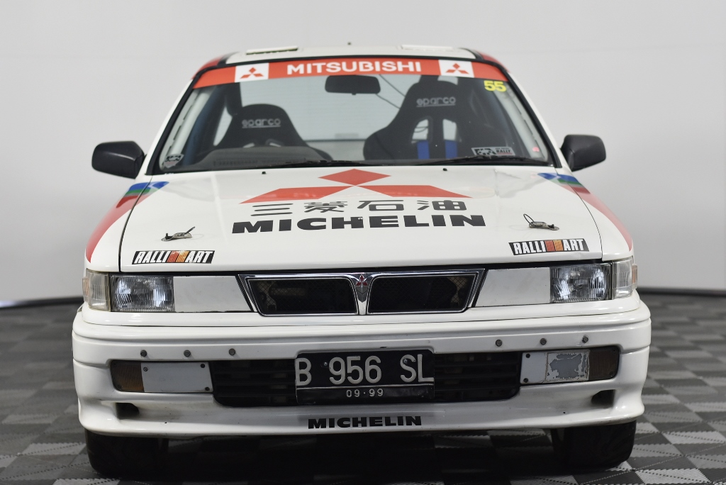 Large Central 13mm White Pearl, Afican Jasper 'Turquoise'  Bracelet.